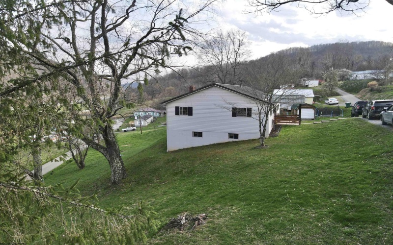 307 Seventh Avenue, Burnsville, West Virginia 26335, 3 Bedrooms Bedrooms, 6 Rooms Rooms,2 BathroomsBathrooms,Single Family Detached,For Sale,Seventh,10160162