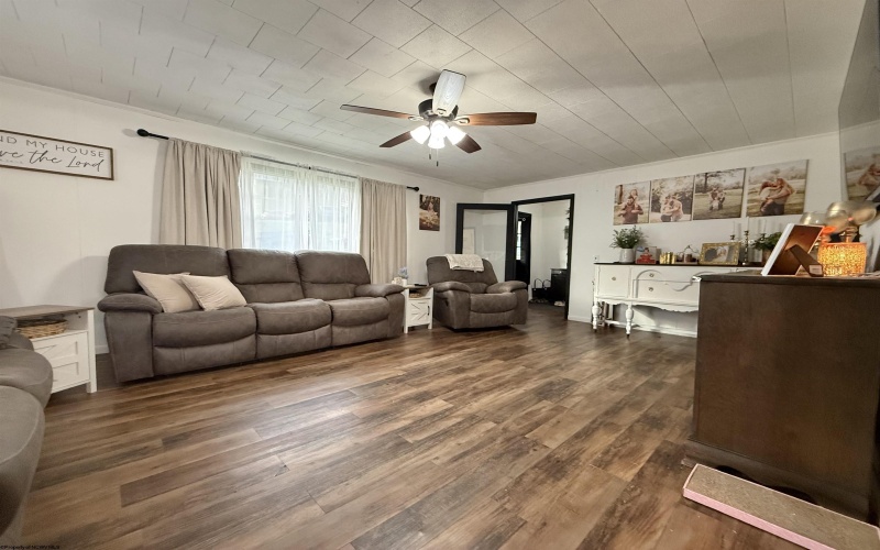 307 Seventh Avenue, Burnsville, West Virginia 26335, 3 Bedrooms Bedrooms, 6 Rooms Rooms,2 BathroomsBathrooms,Single Family Detached,For Sale,Seventh,10160162