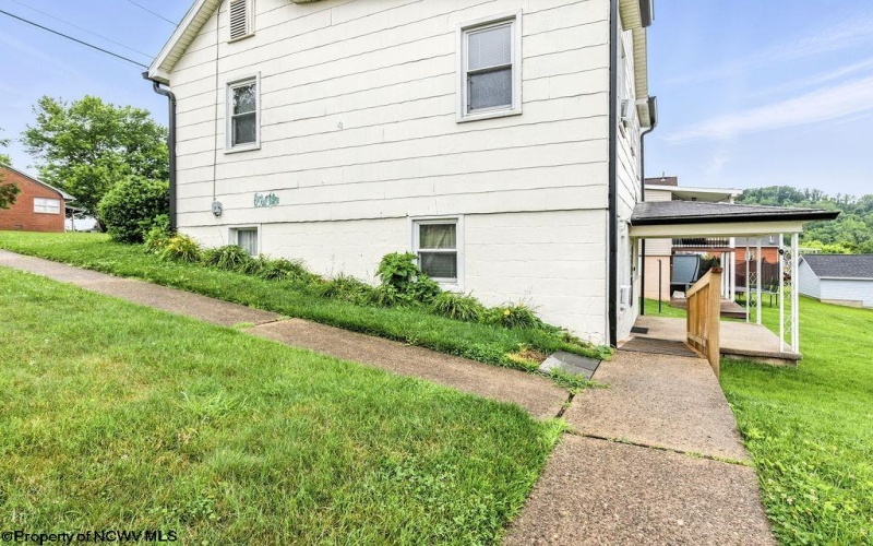 2300 Pride Avenue, Clarksburg, West Virginia 26301, 2 Bedrooms Bedrooms, 8 Rooms Rooms,1 BathroomBathrooms,Single Family Detached,For Sale,Pride,10160144