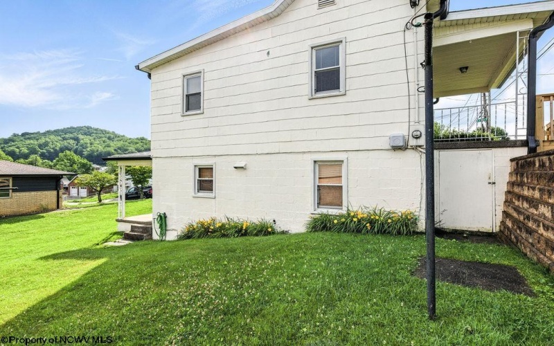 2300 Pride Avenue, Clarksburg, West Virginia 26301, 2 Bedrooms Bedrooms, 8 Rooms Rooms,1 BathroomBathrooms,Single Family Detached,For Sale,Pride,10160144
