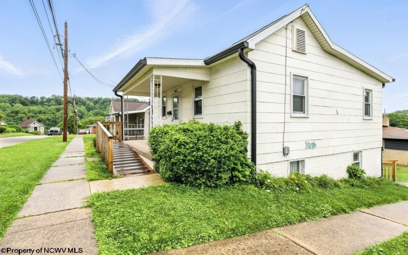 2300 Pride Avenue, Clarksburg, West Virginia 26301, 2 Bedrooms Bedrooms, 8 Rooms Rooms,1 BathroomBathrooms,Single Family Detached,For Sale,Pride,10160144