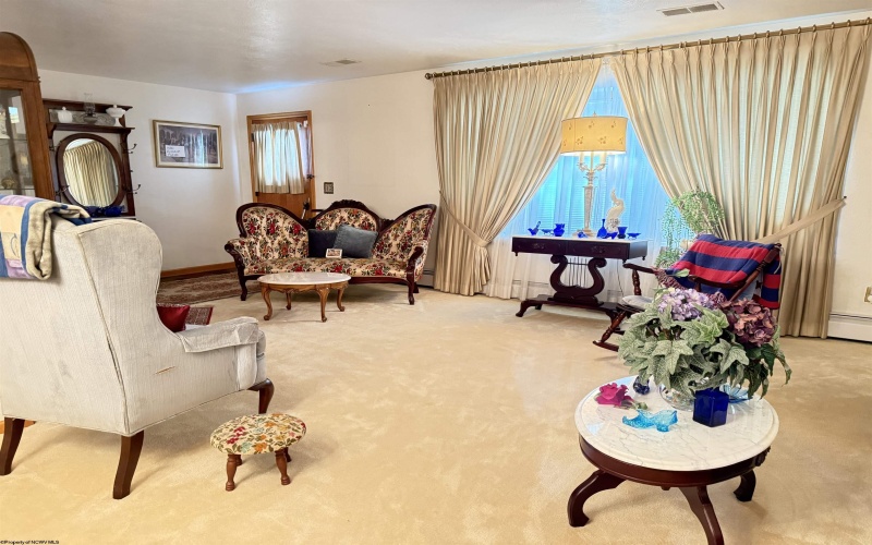 104 Mazewood Drive, Fairmont, West Virginia 26554, 4 Bedrooms Bedrooms, 8 Rooms Rooms,3 BathroomsBathrooms,Single Family Detached,For Sale,Mazewood,10160150