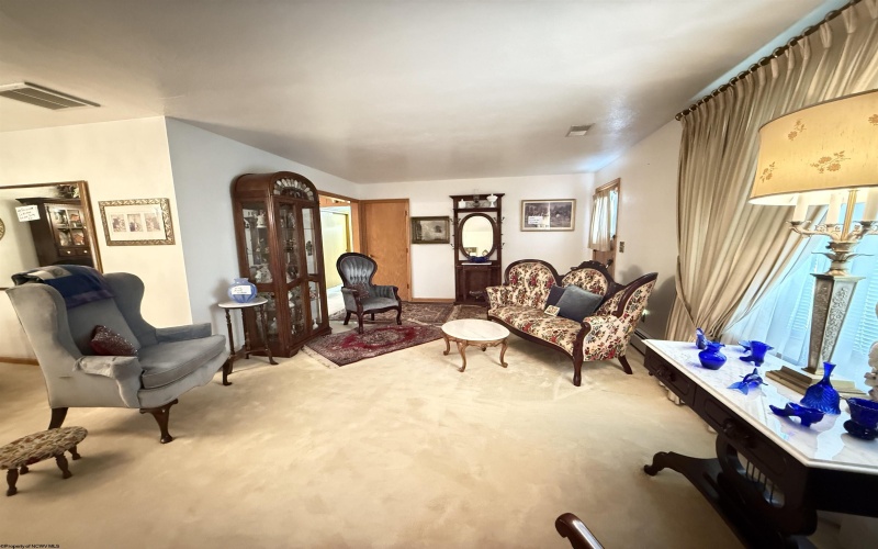 104 Mazewood Drive, Fairmont, West Virginia 26554, 4 Bedrooms Bedrooms, 8 Rooms Rooms,3 BathroomsBathrooms,Single Family Detached,For Sale,Mazewood,10160150