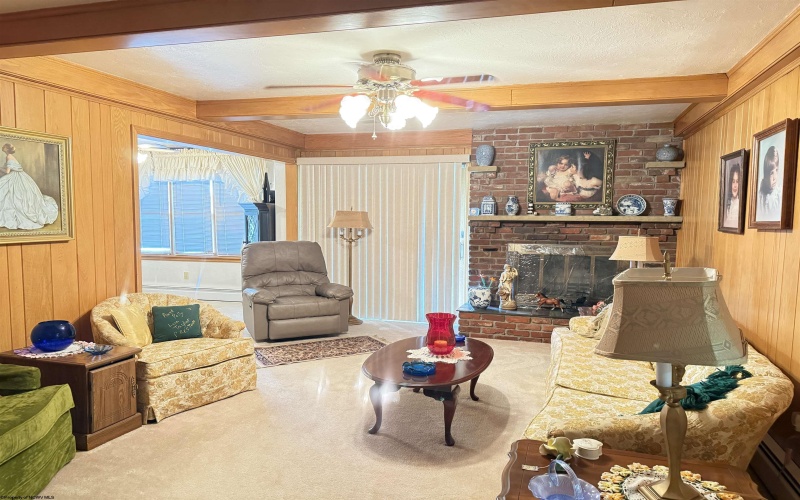 104 Mazewood Drive, Fairmont, West Virginia 26554, 4 Bedrooms Bedrooms, 8 Rooms Rooms,3 BathroomsBathrooms,Single Family Detached,For Sale,Mazewood,10160150