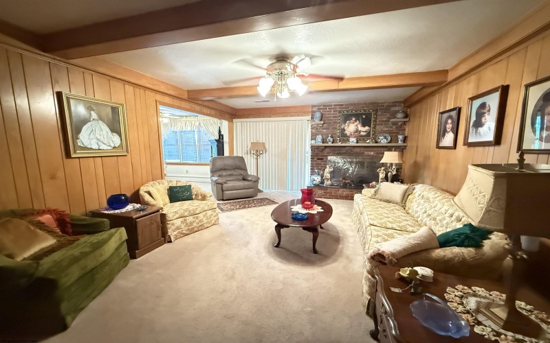 104 Mazewood Drive, Fairmont, West Virginia 26554, 4 Bedrooms Bedrooms, 8 Rooms Rooms,3 BathroomsBathrooms,Single Family Detached,For Sale,Mazewood,10160150