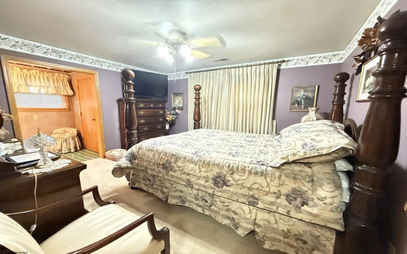 104 Mazewood Drive, Fairmont, West Virginia 26554, 4 Bedrooms Bedrooms, 8 Rooms Rooms,3 BathroomsBathrooms,Single Family Detached,For Sale,Mazewood,10160150