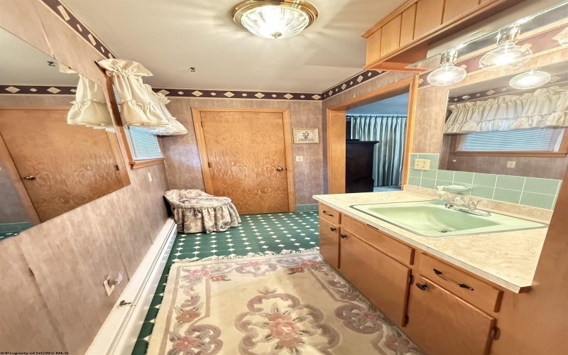 104 Mazewood Drive, Fairmont, West Virginia 26554, 4 Bedrooms Bedrooms, 8 Rooms Rooms,3 BathroomsBathrooms,Single Family Detached,For Sale,Mazewood,10160150