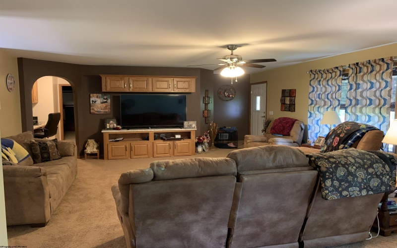 52 Ladder Drive, Mount Clare, West Virginia 26408, 3 Bedrooms Bedrooms, 9 Rooms Rooms,2 BathroomsBathrooms,Single Family Detached,For Sale,Ladder,10160149