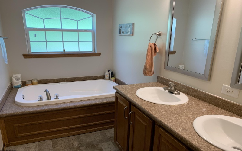 52 Ladder Drive, Mount Clare, West Virginia 26408, 3 Bedrooms Bedrooms, 9 Rooms Rooms,2 BathroomsBathrooms,Single Family Detached,For Sale,Ladder,10160149