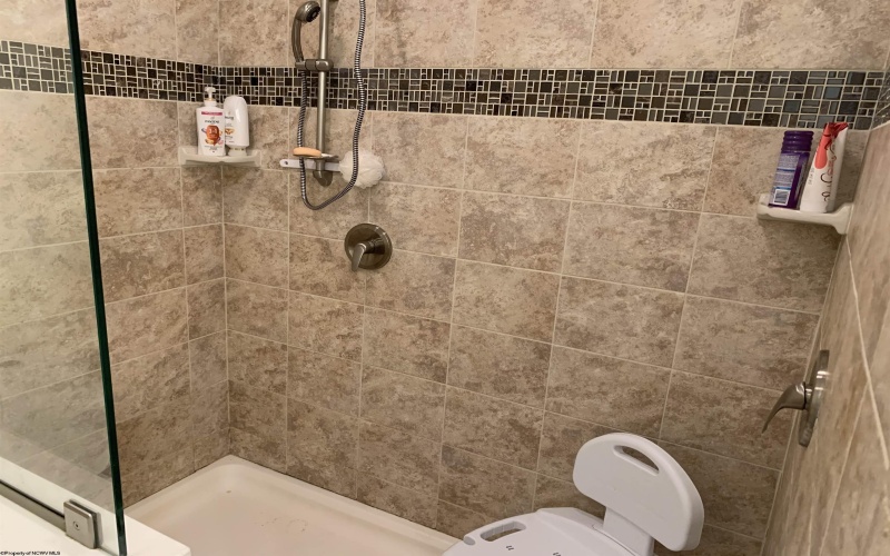 52 Ladder Drive, Mount Clare, West Virginia 26408, 3 Bedrooms Bedrooms, 9 Rooms Rooms,2 BathroomsBathrooms,Single Family Detached,For Sale,Ladder,10160149