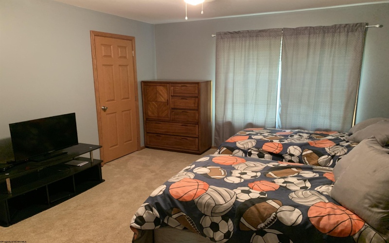 52 Ladder Drive, Mount Clare, West Virginia 26408, 3 Bedrooms Bedrooms, 9 Rooms Rooms,2 BathroomsBathrooms,Single Family Detached,For Sale,Ladder,10160149