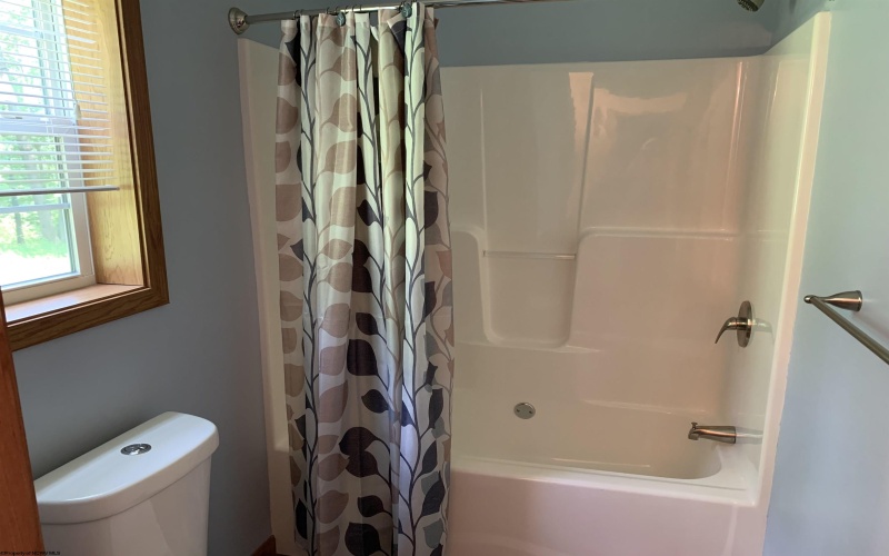 52 Ladder Drive, Mount Clare, West Virginia 26408, 3 Bedrooms Bedrooms, 9 Rooms Rooms,2 BathroomsBathrooms,Single Family Detached,For Sale,Ladder,10160149