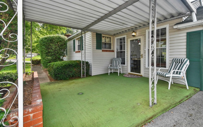 1645 Fairmont Avenue, Fairmont, West Virginia 26554, 2 Bedrooms Bedrooms, 6 Rooms Rooms,1 BathroomBathrooms,Single Family Detached,For Sale,Fairmont,10160147