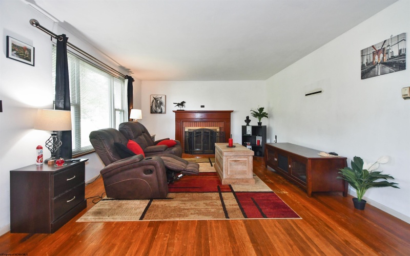 1645 Fairmont Avenue, Fairmont, West Virginia 26554, 2 Bedrooms Bedrooms, 6 Rooms Rooms,1 BathroomBathrooms,Single Family Detached,For Sale,Fairmont,10160147