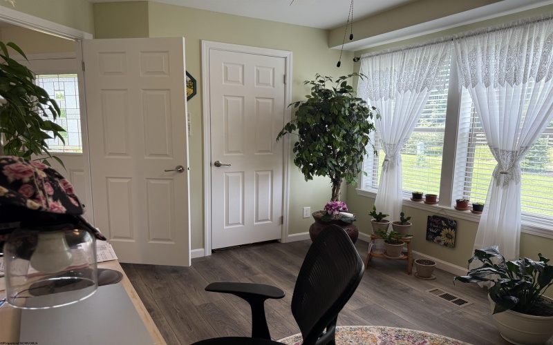 114 Snowy Ridge Road, Terra Alta, West Virginia 26764, 3 Bedrooms Bedrooms, 7 Rooms Rooms,2 BathroomsBathrooms,Single Family Detached,For Sale,Snowy Ridge,10160161