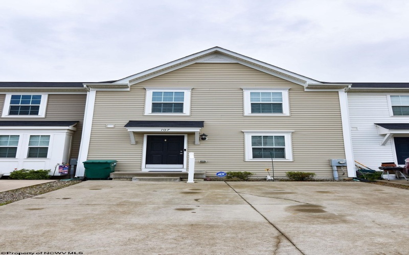 107 KINGSBURY Court, White Hall, West Virginia 26554, 3 Bedrooms Bedrooms, 7 Rooms Rooms,2 BathroomsBathrooms,Single Family Attached,For Sale,KINGSBURY,10160179