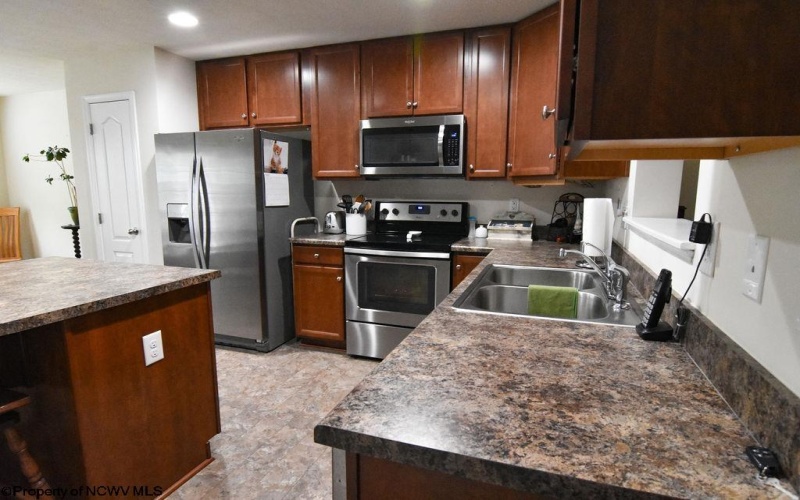 107 KINGSBURY Court, White Hall, West Virginia 26554, 3 Bedrooms Bedrooms, 7 Rooms Rooms,2 BathroomsBathrooms,Single Family Attached,For Sale,KINGSBURY,10160179