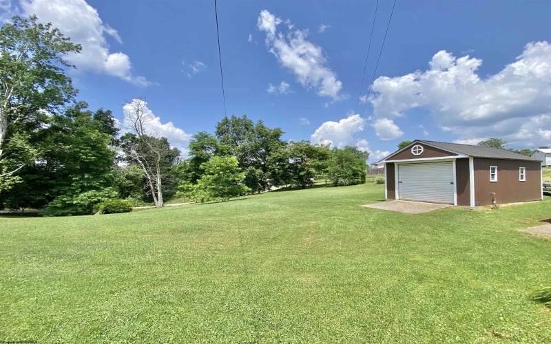 2488 Mt Etna Ridge Road, Poca, West Virginia 25159, 3 Bedrooms Bedrooms, 9 Rooms Rooms,2 BathroomsBathrooms,Single Family Detached,For Sale,Mt Etna Ridge,10160178