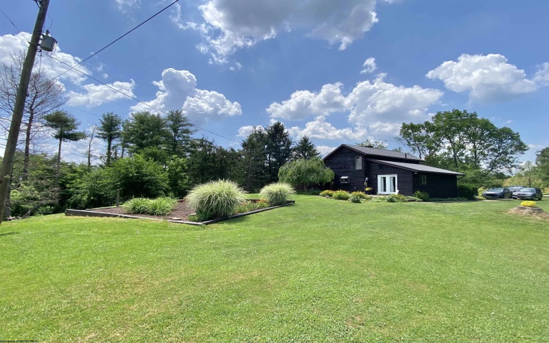 2488 Mt Etna Ridge Road, Poca, West Virginia 25159, 3 Bedrooms Bedrooms, 9 Rooms Rooms,2 BathroomsBathrooms,Single Family Detached,For Sale,Mt Etna Ridge,10160178