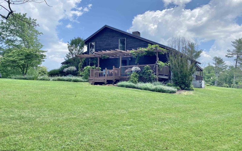 2488 Mt Etna Ridge Road, Poca, West Virginia 25159, 3 Bedrooms Bedrooms, 9 Rooms Rooms,2 BathroomsBathrooms,Single Family Detached,For Sale,Mt Etna Ridge,10160178