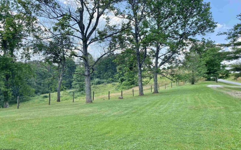 2488 Mt Etna Ridge Road, Poca, West Virginia 25159, 3 Bedrooms Bedrooms, 9 Rooms Rooms,2 BathroomsBathrooms,Single Family Detached,For Sale,Mt Etna Ridge,10160178