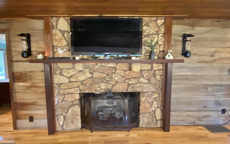 2488 Mt Etna Ridge Road, Poca, West Virginia 25159, 3 Bedrooms Bedrooms, 9 Rooms Rooms,2 BathroomsBathrooms,Single Family Detached,For Sale,Mt Etna Ridge,10160178