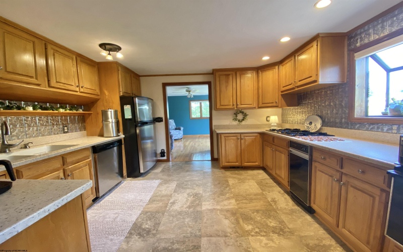 2488 Mt Etna Ridge Road, Poca, West Virginia 25159, 3 Bedrooms Bedrooms, 9 Rooms Rooms,2 BathroomsBathrooms,Single Family Detached,For Sale,Mt Etna Ridge,10160178