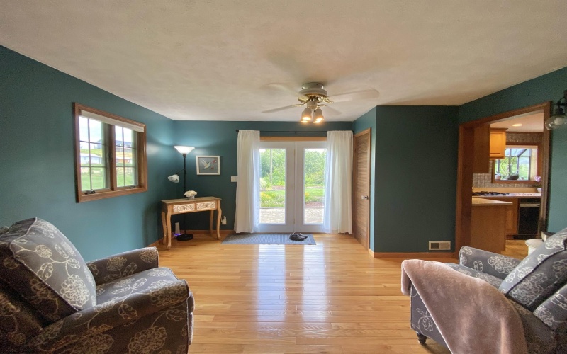 2488 Mt Etna Ridge Road, Poca, West Virginia 25159, 3 Bedrooms Bedrooms, 9 Rooms Rooms,2 BathroomsBathrooms,Single Family Detached,For Sale,Mt Etna Ridge,10160178