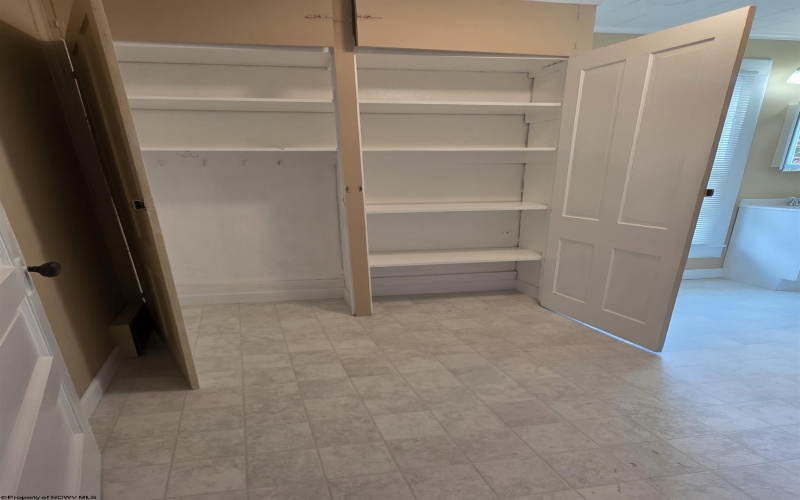 117 Main Street, Kingwood, West Virginia 26537, 1 Bedroom Bedrooms, 3 Rooms Rooms,1 BathroomBathrooms,Residential Rentals,For Rent,Main,10160169