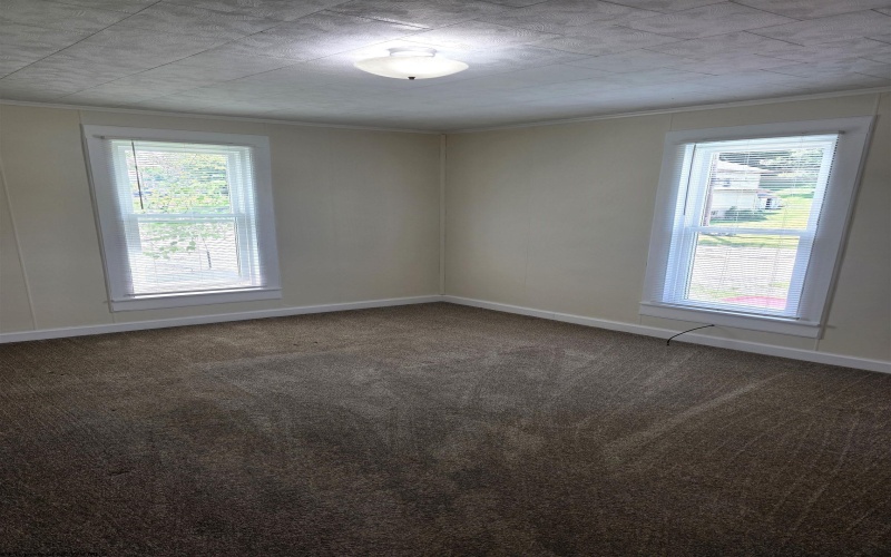 117 Main Street, Kingwood, West Virginia 26537, 1 Bedroom Bedrooms, 3 Rooms Rooms,1 BathroomBathrooms,Residential Rentals,For Rent,Main,10160169