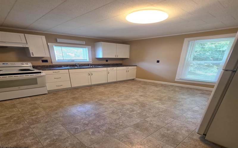 117 Main Street, Kingwood, West Virginia 26537, 1 Bedroom Bedrooms, 3 Rooms Rooms,1 BathroomBathrooms,Residential Rentals,For Rent,Main,10160169