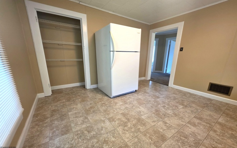 117 Main Street, Kingwood, West Virginia 26537, 1 Bedroom Bedrooms, 3 Rooms Rooms,1 BathroomBathrooms,Residential Rentals,For Rent,Main,10160169