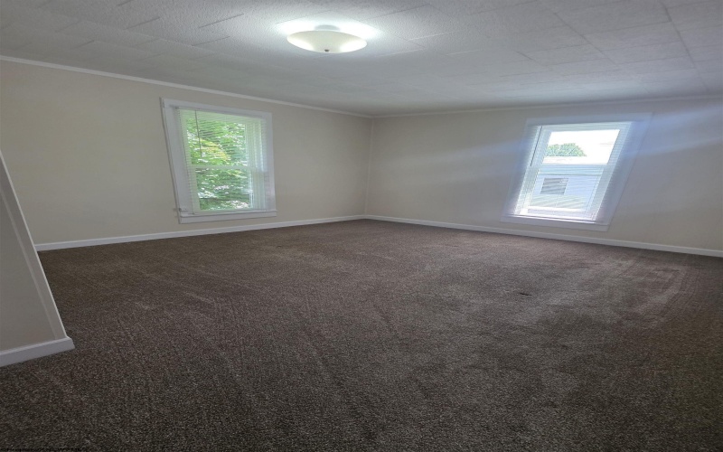 117 Main Street, Kingwood, West Virginia 26537, 1 Bedroom Bedrooms, 3 Rooms Rooms,1 BathroomBathrooms,Residential Rentals,For Rent,Main,10160169