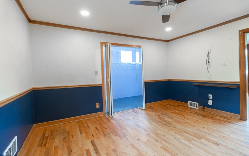 42 Crummitt Lane, Clarksburg, West Virginia 26301, 2 Bedrooms Bedrooms, 6 Rooms Rooms,2 BathroomsBathrooms,Single Family Detached,For Sale,Crummitt,10160177