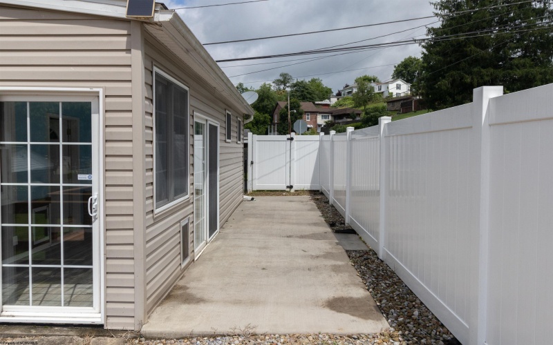 42 Crummitt Lane, Clarksburg, West Virginia 26301, 2 Bedrooms Bedrooms, 6 Rooms Rooms,2 BathroomsBathrooms,Single Family Detached,For Sale,Crummitt,10160177