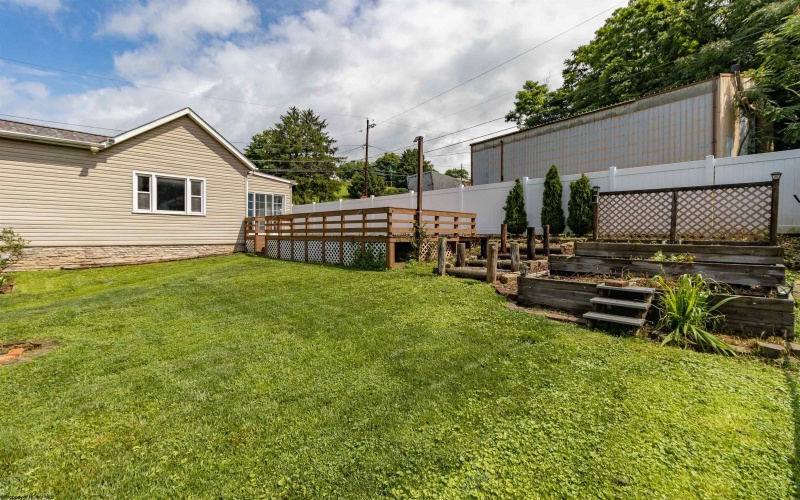 42 Crummitt Lane, Clarksburg, West Virginia 26301, 2 Bedrooms Bedrooms, 6 Rooms Rooms,2 BathroomsBathrooms,Single Family Detached,For Sale,Crummitt,10160177