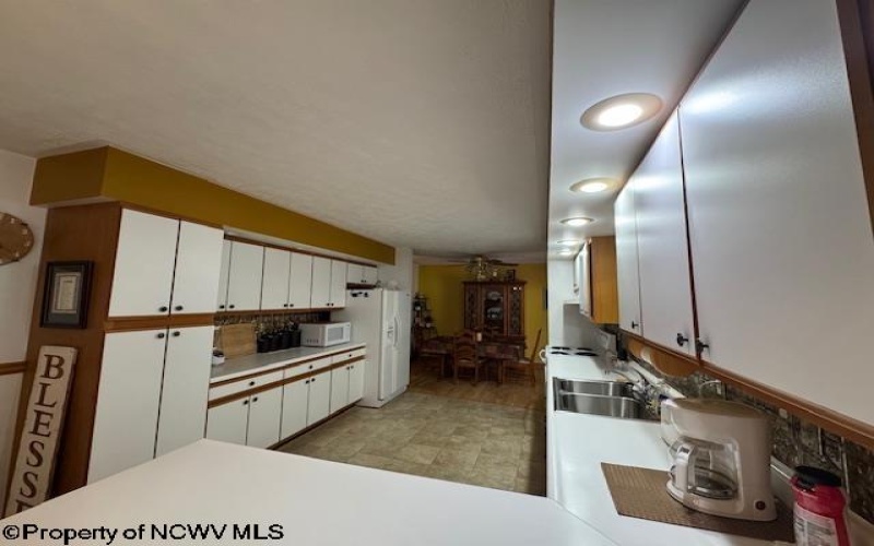125 Daisy Street, Kingwood, West Virginia 26537, 4 Bedrooms Bedrooms, 9 Rooms Rooms,2 BathroomsBathrooms,Single Family Detached,For Sale,Daisy,10160170