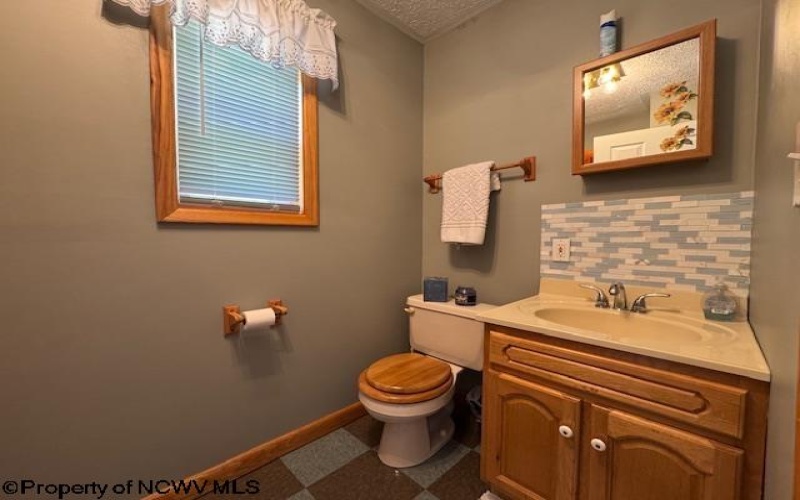 125 Daisy Street, Kingwood, West Virginia 26537, 4 Bedrooms Bedrooms, 9 Rooms Rooms,2 BathroomsBathrooms,Single Family Detached,For Sale,Daisy,10160170