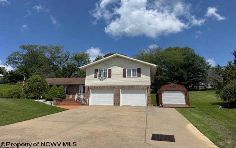 125 Daisy Street, Kingwood, West Virginia 26537, 4 Bedrooms Bedrooms, 9 Rooms Rooms,2 BathroomsBathrooms,Single Family Detached,For Sale,Daisy,10160170