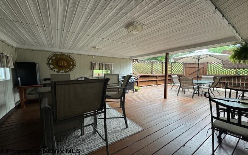 125 Daisy Street, Kingwood, West Virginia 26537, 4 Bedrooms Bedrooms, 9 Rooms Rooms,2 BathroomsBathrooms,Single Family Detached,For Sale,Daisy,10160170