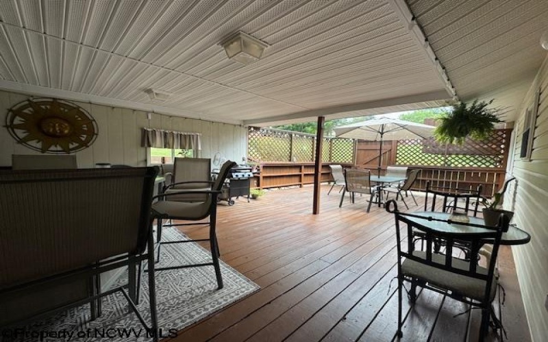 125 Daisy Street, Kingwood, West Virginia 26537, 4 Bedrooms Bedrooms, 9 Rooms Rooms,2 BathroomsBathrooms,Single Family Detached,For Sale,Daisy,10160170