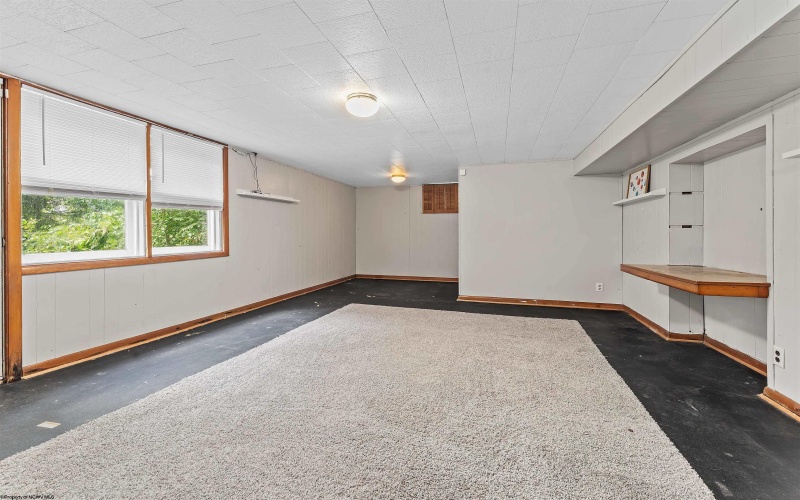 401 Lawnview Drive, Morgantown, West Virginia 26505, 4 Bedrooms Bedrooms, 6 Rooms Rooms,2 BathroomsBathrooms,Single Family Detached,For Sale,Lawnview,10160166
