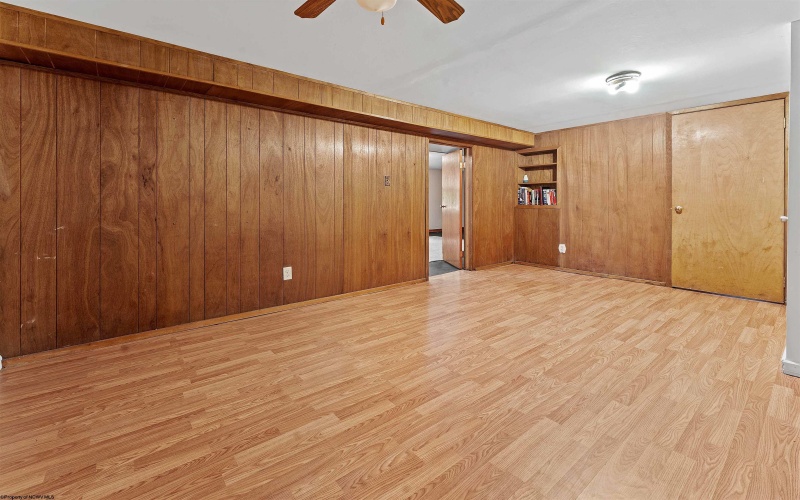 401 Lawnview Drive, Morgantown, West Virginia 26505, 4 Bedrooms Bedrooms, 6 Rooms Rooms,2 BathroomsBathrooms,Single Family Detached,For Sale,Lawnview,10160166