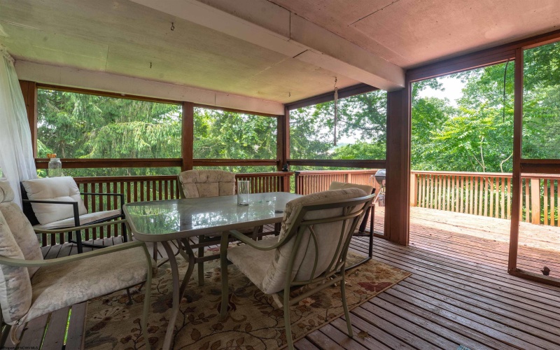 401 Lawnview Drive, Morgantown, West Virginia 26505, 4 Bedrooms Bedrooms, 6 Rooms Rooms,2 BathroomsBathrooms,Single Family Detached,For Sale,Lawnview,10160166