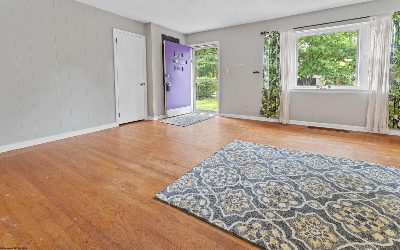 401 Lawnview Drive, Morgantown, West Virginia 26505, 4 Bedrooms Bedrooms, 6 Rooms Rooms,2 BathroomsBathrooms,Single Family Detached,For Sale,Lawnview,10160166
