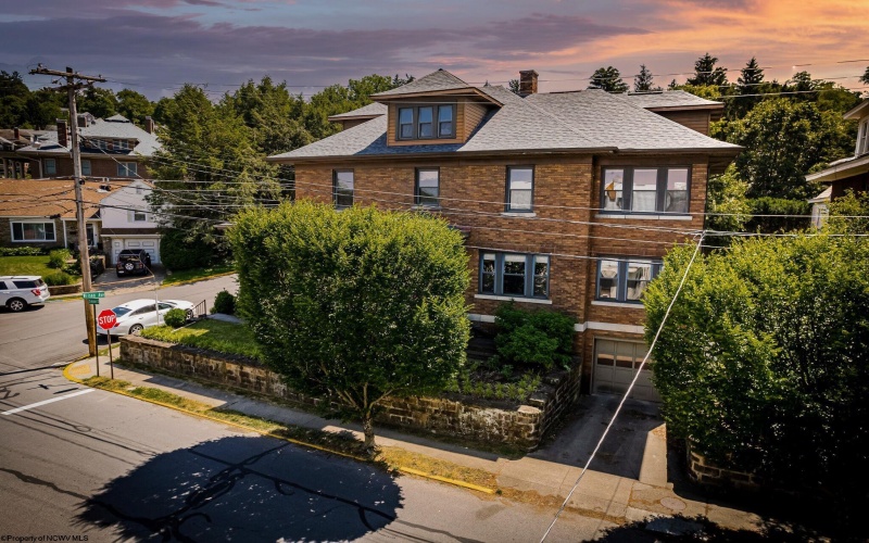 324 Simpson Street, Morgantown, West Virginia 26501, 4 Bedrooms Bedrooms, 8 Rooms Rooms,2 BathroomsBathrooms,Single Family Detached,For Sale,Simpson,10160172