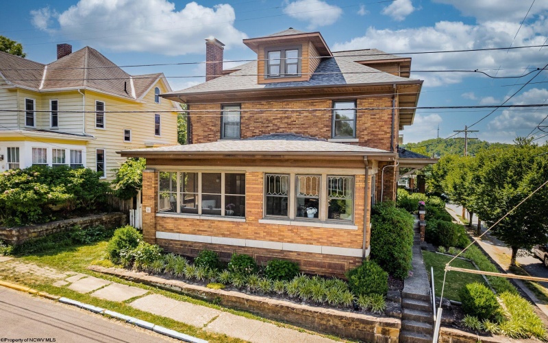 324 Simpson Street, Morgantown, West Virginia 26501, 4 Bedrooms Bedrooms, 8 Rooms Rooms,2 BathroomsBathrooms,Single Family Detached,For Sale,Simpson,10160172