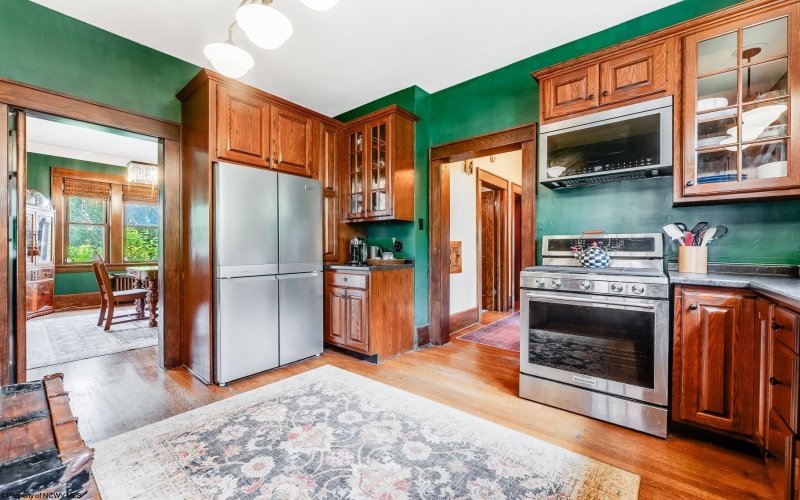 324 Simpson Street, Morgantown, West Virginia 26501, 4 Bedrooms Bedrooms, 8 Rooms Rooms,2 BathroomsBathrooms,Single Family Detached,For Sale,Simpson,10160172
