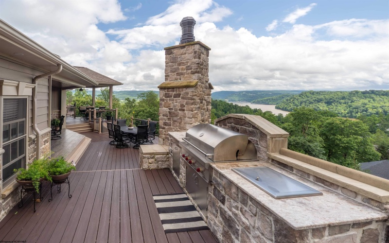 1009 Summit Drive, Morgantown, West Virginia 26508, 6 Bedrooms Bedrooms, 14 Rooms Rooms,4 BathroomsBathrooms,Single Family Detached,For Sale,Summit,10160174