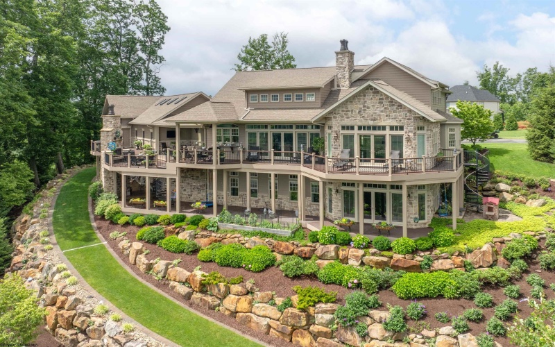 1009 Summit Drive, Morgantown, West Virginia 26508, 6 Bedrooms Bedrooms, 14 Rooms Rooms,4 BathroomsBathrooms,Single Family Detached,For Sale,Summit,10160174
